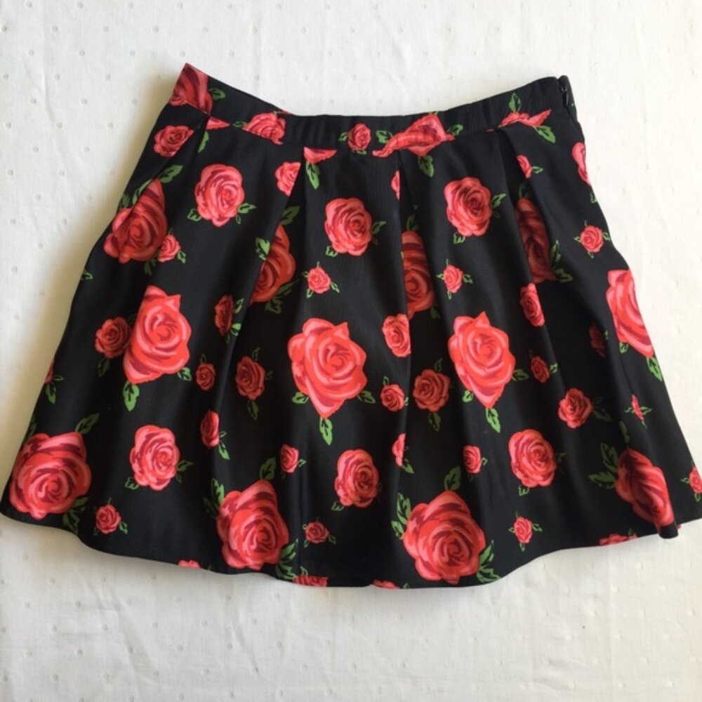 Forever 21 • Red Rose Skirt - Picture 2 of 6